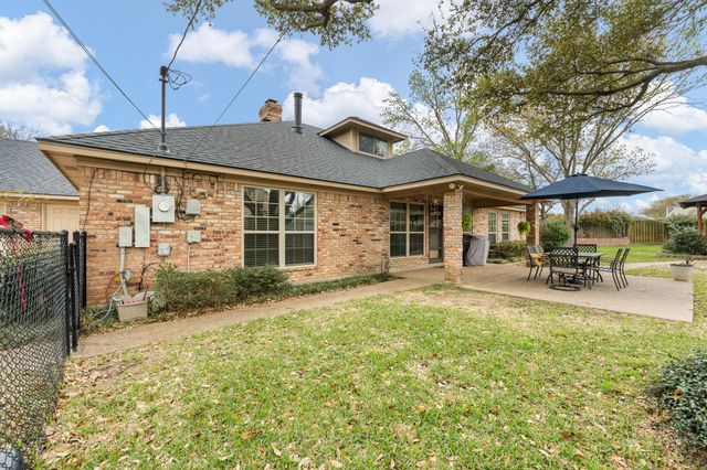 1004 Canyon Court, Cleburne, TX 76033