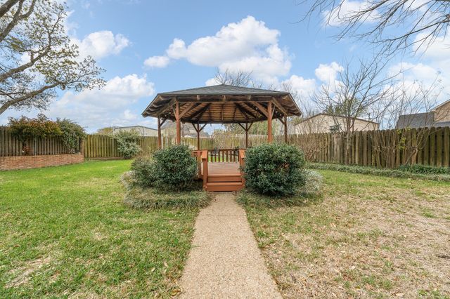 1004 Canyon Court, Cleburne, TX 76033