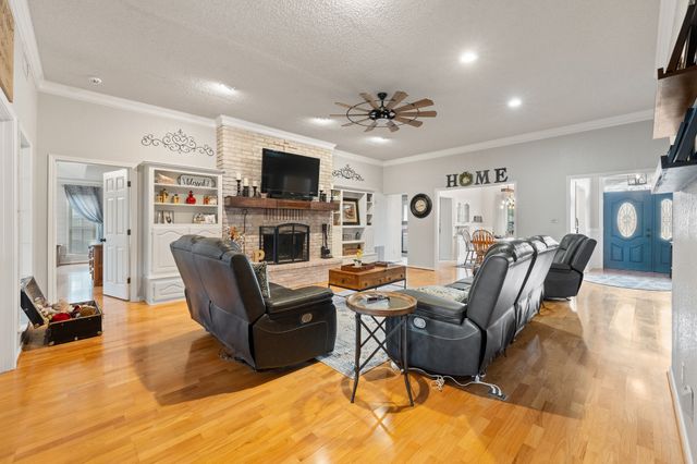 1004 Canyon Court, Cleburne, TX 76033