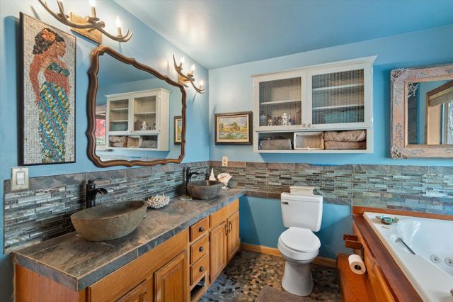 200 Button Road, Weaverville, CA 96093