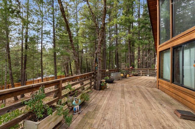 200 Button Road, Weaverville, CA 96093