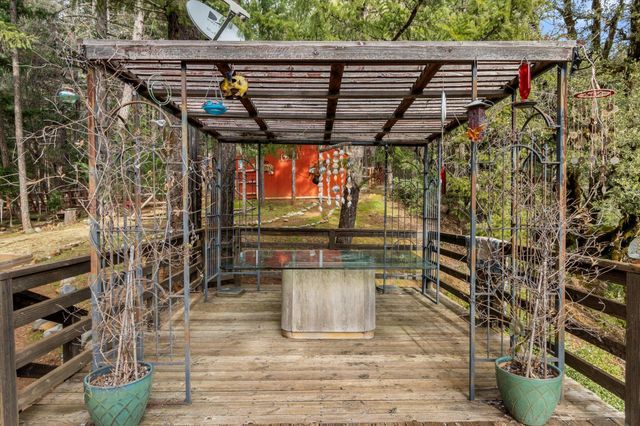 200 Button Road, Weaverville, CA 96093