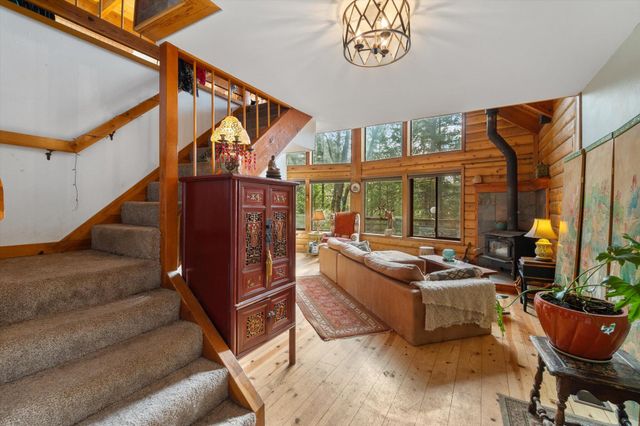 200 Button Road, Weaverville, CA 96093