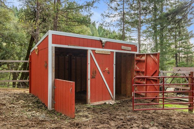 200 Button Road, Weaverville, CA 96093