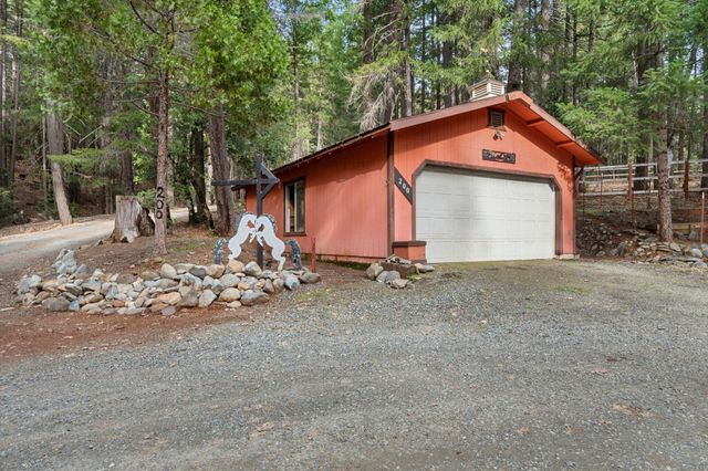 200 Button Road, Weaverville, CA 96093