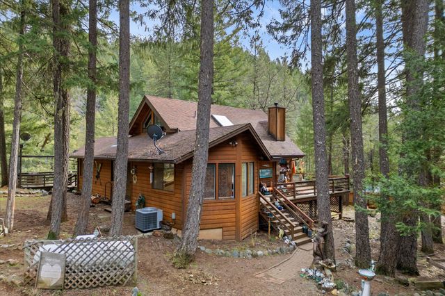 200 Button Road, Weaverville, CA 96093