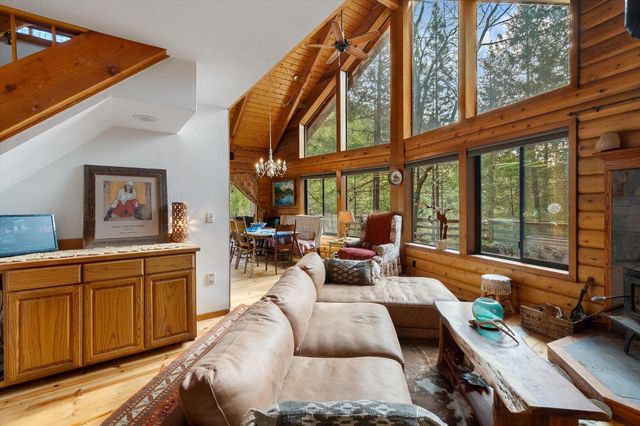 200 Button Road, Weaverville, CA 96093