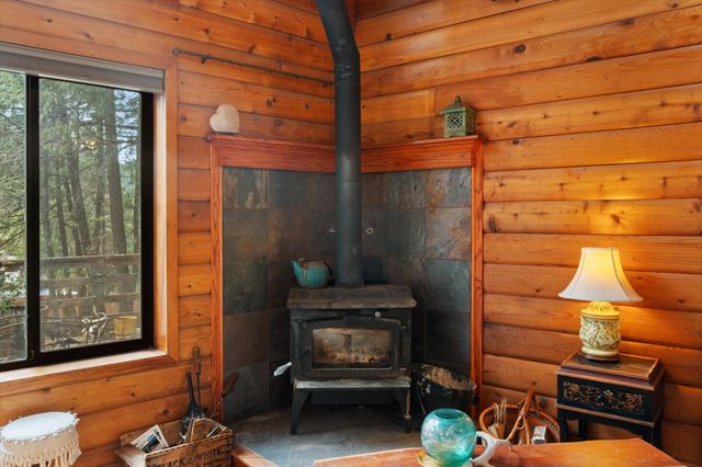 200 Button Road, Weaverville, CA 96093