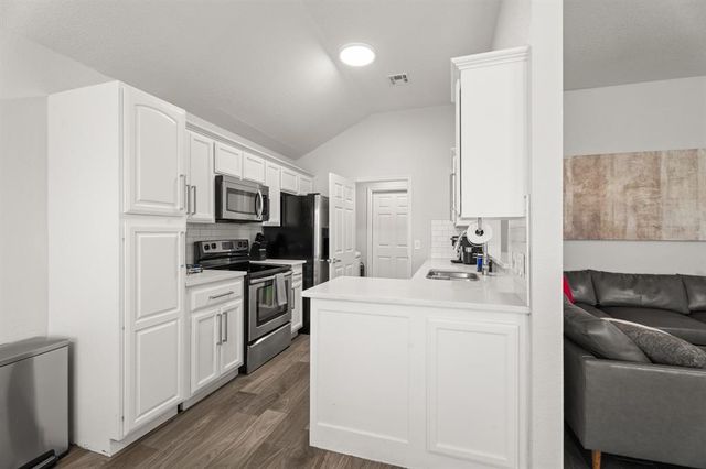 417 SW 39th Street, Moore, OK 73160
