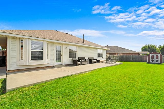 417 SW 39th Street, Moore, OK 73160