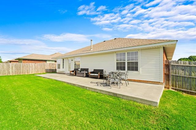 417 SW 39th Street, Moore, OK 73160