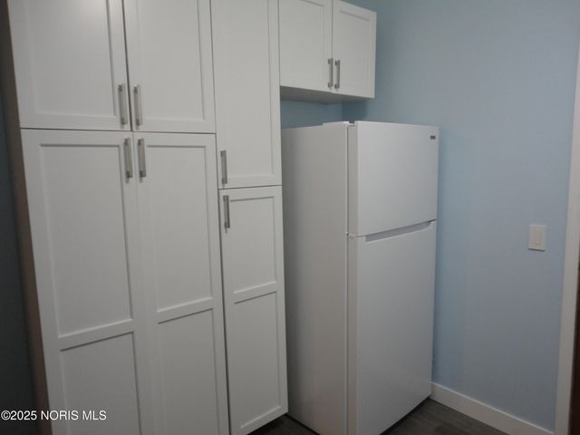 1228 Eastland Drive, Oregon, OH 43616