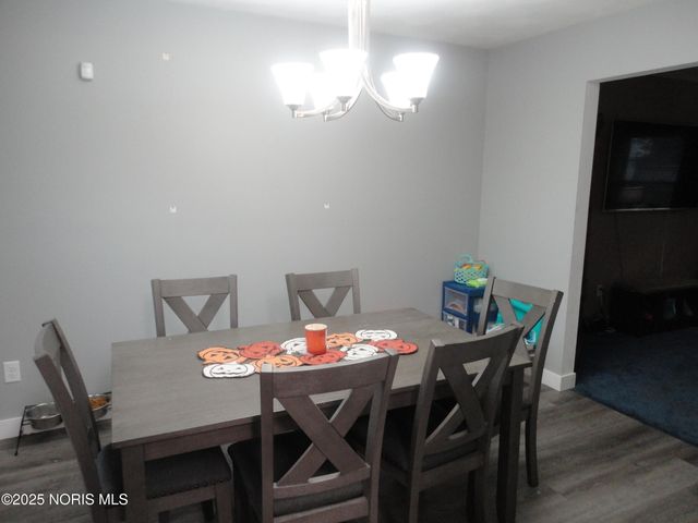 1228 Eastland Drive, Oregon, OH 43616