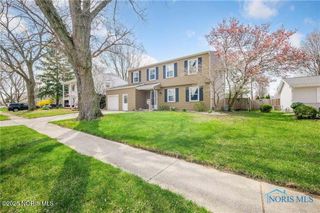 1228 Eastland Drive, Oregon, OH 43616