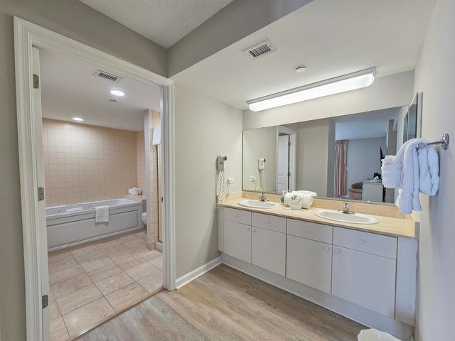 8560 Queensway Blvd Apt 1205, Myrtle Beach, SC 29572