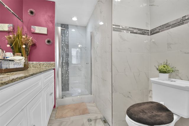 1419 Avon Ln 216, North Lauderdale, FL 33068