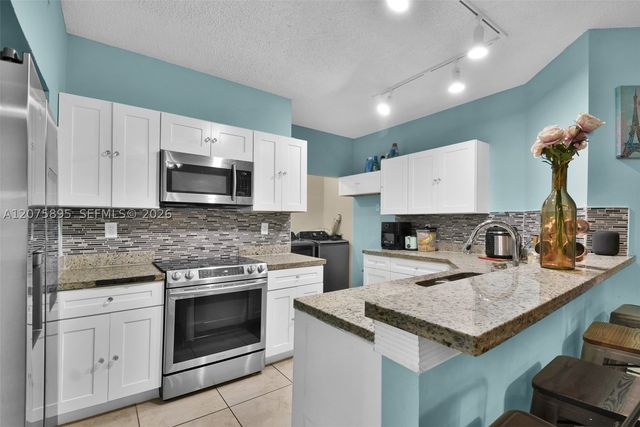 1419 Avon Ln 216, North Lauderdale, FL 33068