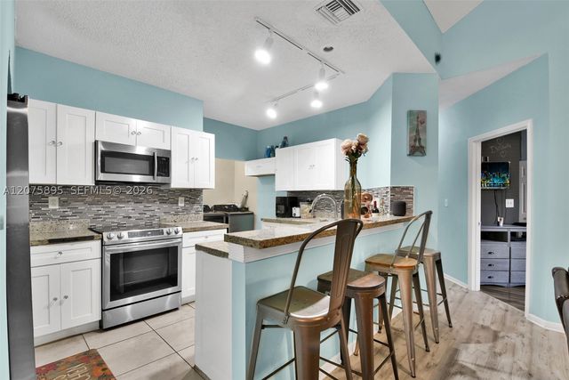 1419 Avon Ln 216, North Lauderdale, FL 33068