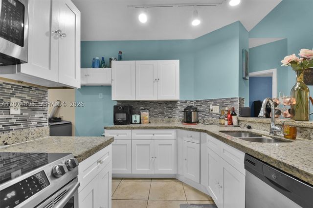 1419 Avon Ln 216, North Lauderdale, FL 33068