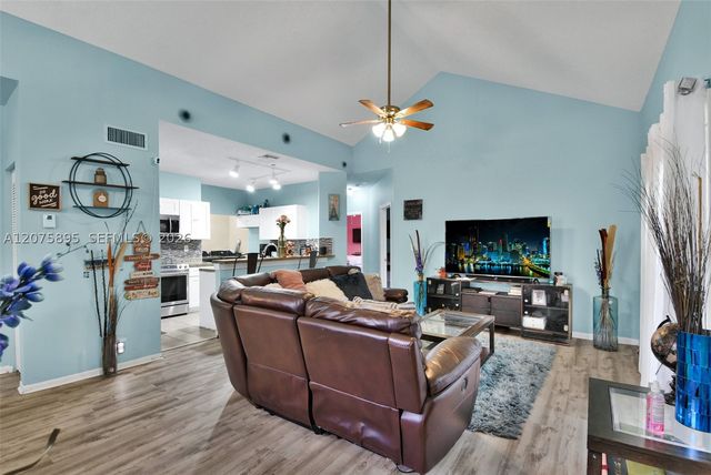 1419 Avon Ln 216, North Lauderdale, FL 33068