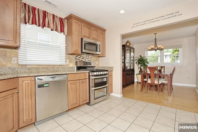 220 New Jersey Avenue, Bergenfield, NJ 07621