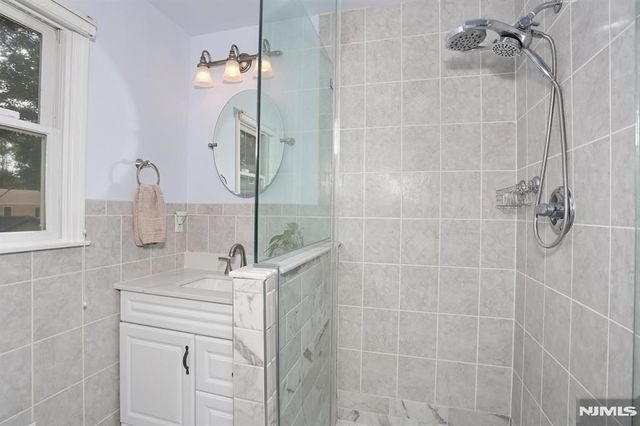 220 New Jersey Avenue, Bergenfield, NJ 07621