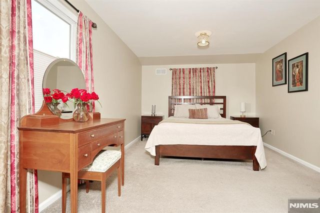 220 New Jersey Avenue, Bergenfield, NJ 07621