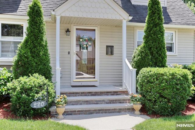 220 New Jersey Avenue, Bergenfield, NJ 07621