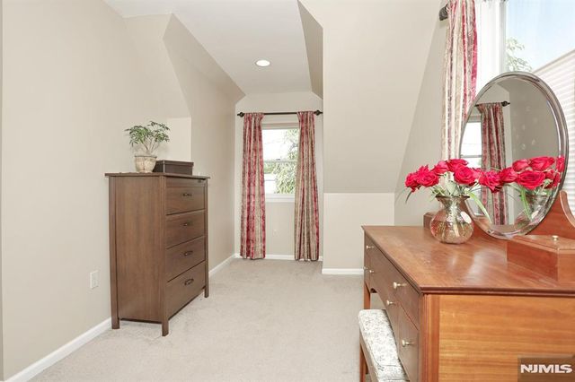 220 New Jersey Avenue, Bergenfield, NJ 07621