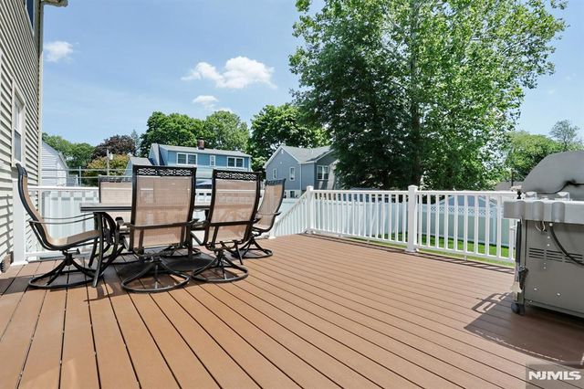220 New Jersey Avenue, Bergenfield, NJ 07621