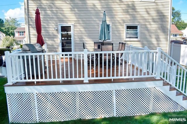 220 New Jersey Avenue, Bergenfield, NJ 07621