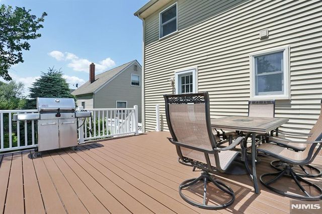 220 New Jersey Avenue, Bergenfield, NJ 07621