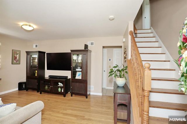 220 New Jersey Avenue, Bergenfield, NJ 07621