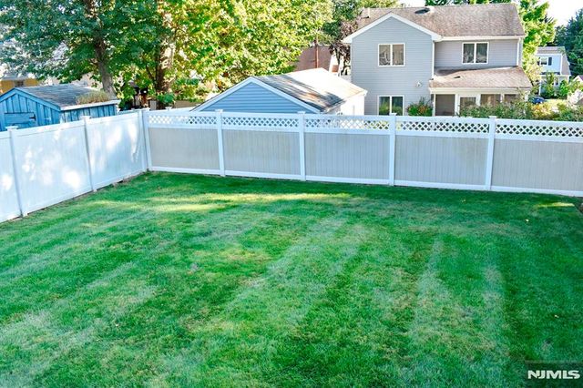 220 New Jersey Avenue, Bergenfield, NJ 07621