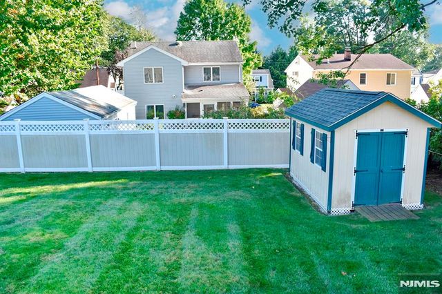 220 New Jersey Avenue, Bergenfield, NJ 07621