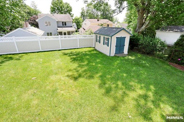 220 New Jersey Avenue, Bergenfield, NJ 07621