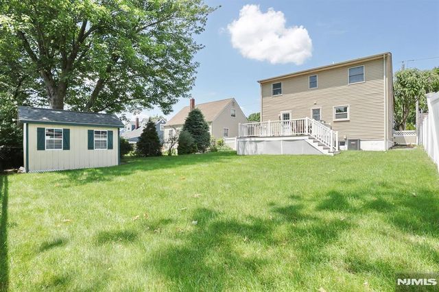 220 New Jersey Avenue, Bergenfield, NJ 07621