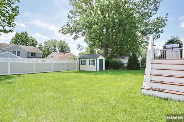 220 New Jersey Avenue, Bergenfield, NJ 07621