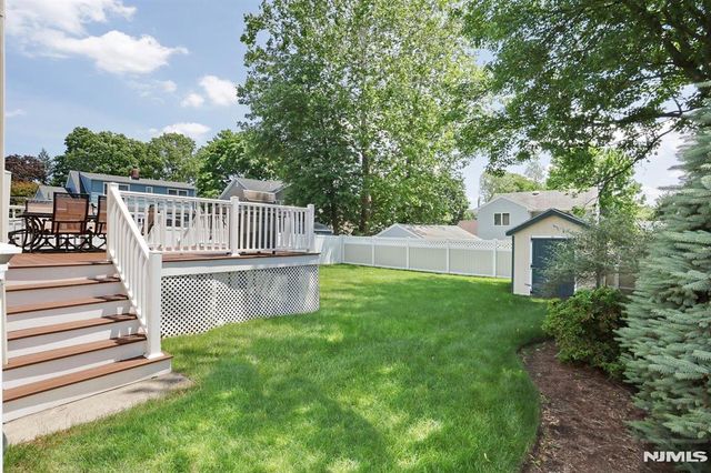 220 New Jersey Avenue, Bergenfield, NJ 07621