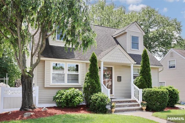 220 New Jersey Avenue, Bergenfield, NJ 07621