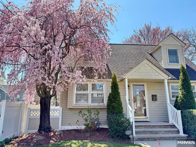 220 New Jersey Avenue, Bergenfield, NJ 07621