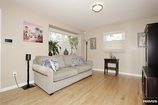 220 New Jersey Avenue, Bergenfield, NJ 07621