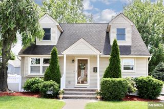 220 New Jersey Avenue, Bergenfield, NJ 07621