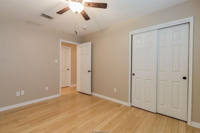 936 Whitewing Lane, College Station, TX 77845