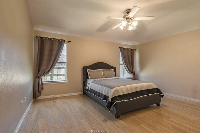 936 Whitewing Lane, College Station, TX 77845