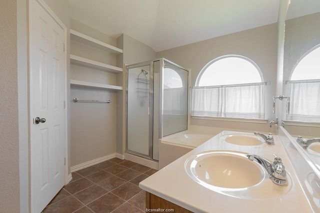 936 Whitewing Lane, College Station, TX 77845
