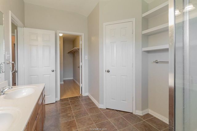 936 Whitewing Lane, College Station, TX 77845