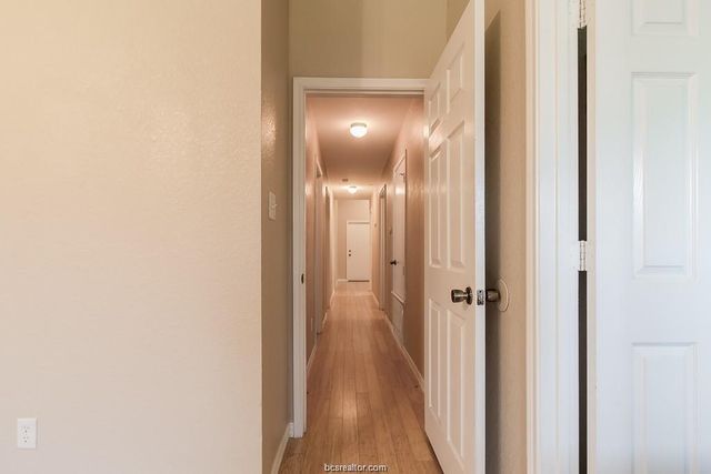 936 Whitewing Lane, College Station, TX 77845