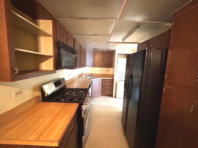 400 Park Avenue 211, Calumet City, IL 60409