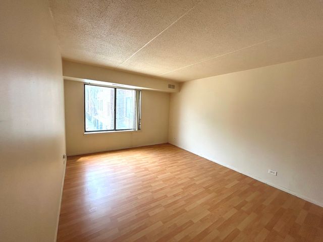 400 Park Avenue 211, Calumet City, IL 60409